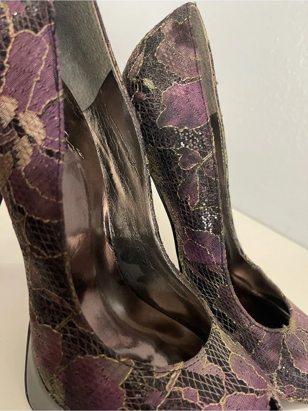 Women's Purple Floral Lace Peep-Toe Platform Pumps